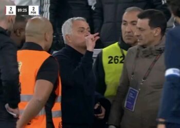 VIDEO: José Mourinho expulso pelo João Pinheiro após fazer isso
