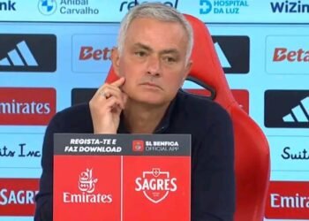 José Mourinho arrasa João Pinheiro pela má arbitragem