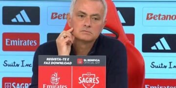 José Mourinho arrasa João Pinheiro pela má arbitragem