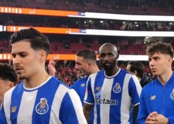 Benfica acusa Diniz Gul pelo gesto obsceno e já é viral