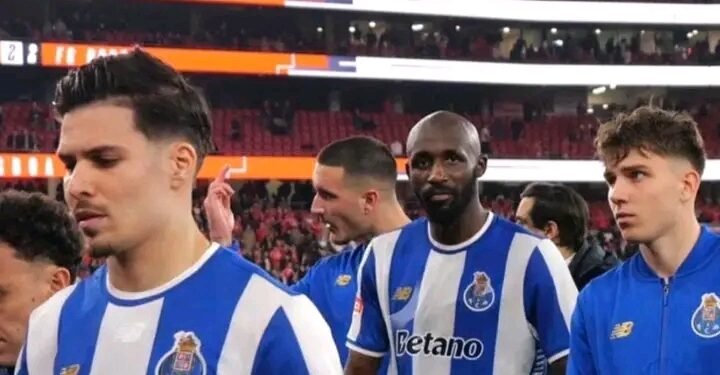 Benfica acusa Diniz Gul pelo gesto obsceno e já é viral