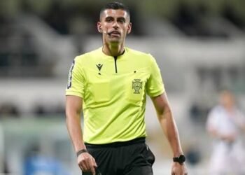 Mário Branco foi ao balneário do árbitro no final do Arouca-Benfica: saiba o motivo das queixas