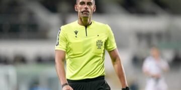 Mário Branco foi ao balneário do árbitro no final do Arouca-Benfica: saiba o motivo das queixas