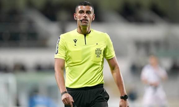 Mário Branco foi ao balneário do árbitro no final do Arouca-Benfica: saiba o motivo das queixas