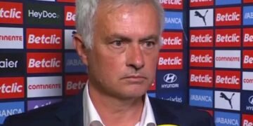 José Mourinho: “Perdemos as últimas possibilidades que teríamos de lutar pelo título, houve displicência”