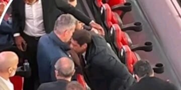 Rui Costa muito vaiado na tribuna após o Benfica-Sp. Braga