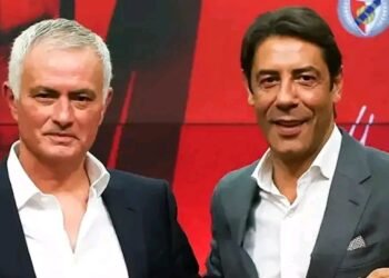 Mourinho e Rui Costa juntos no Seixal esta manhã