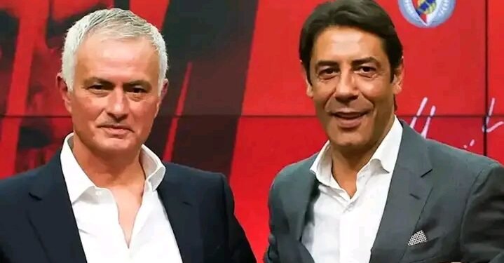 Mourinho e Rui Costa juntos no Seixal esta manhã