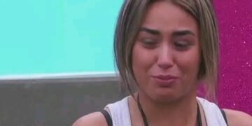 Secret Story: Liliana Oliveira sofre ataque à beira dos colegas da casa