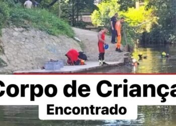 Crianças encontrada abandonada com toalha enrolada ao pescoço