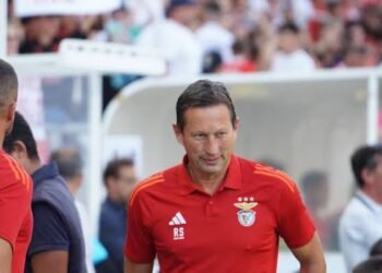 Roger Schmidt sondado para voltar ao ativo