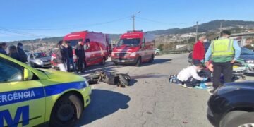 Motociclista morre e mulher fica gravemente ferida após despiste e queda numa ravina em Baião