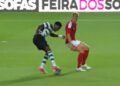Passe fantástico de Doumbia a picar sobre a defesa e Rafael Nel a cabecear: o terceiro golo do Sporting