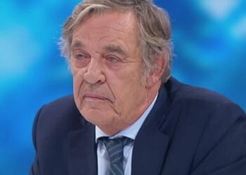 “A seleção toma-se pelos heróis de tudo, sempre com headphones na cabeça com ar de vedetas, desprezam-nos completamente. Para quê?”