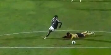 (VÍDEO) Golo anulado ao Estrela da Amadora contra o Sporting está a correr mundo