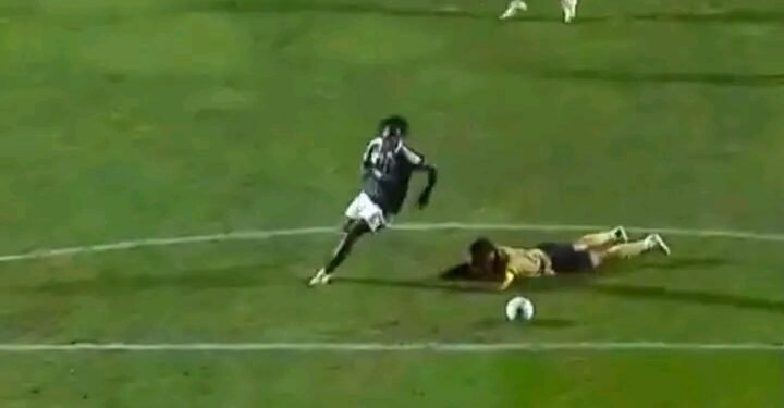 (VÍDEO) Golo anulado ao Estrela da Amadora contra o Sporting está a correr mundo
