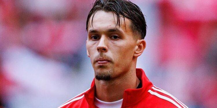 Amar Dedic de saída do Benfica